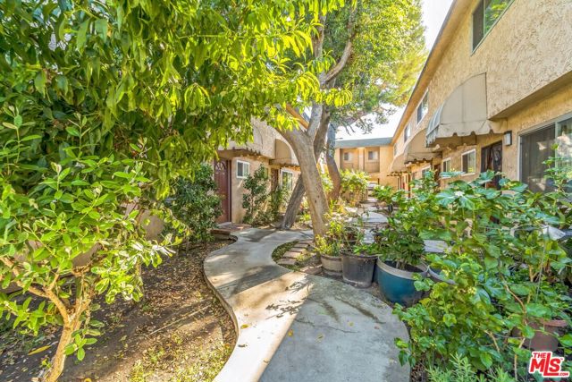 17045 Roscoe Boulevard, 7 photo 6