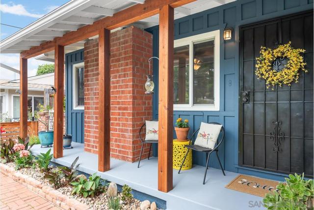 6120 Amaya Dr, La Mesa CA: https://media.crmls.org/mediaz/78e34d98-25f7-49df-b422-6c58cc8a413f.jpg