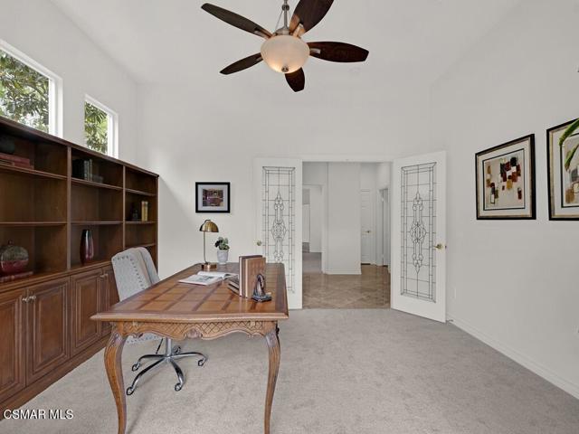 5455 Via Olas, Newbury Park CA: https://media.crmls.org/mediaz/78e35c51-a837-4636-a476-d21cef64c985.jpg