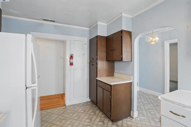 Image 13 of 40 For 1307 California Dr