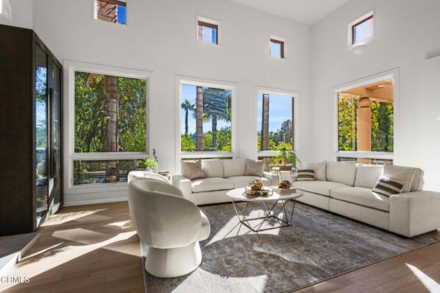 Detail Gallery Image 10 of 72 For 1265 Chateau Rd, Pasadena,  CA 91105 - 5 Beds | 5/2 Baths