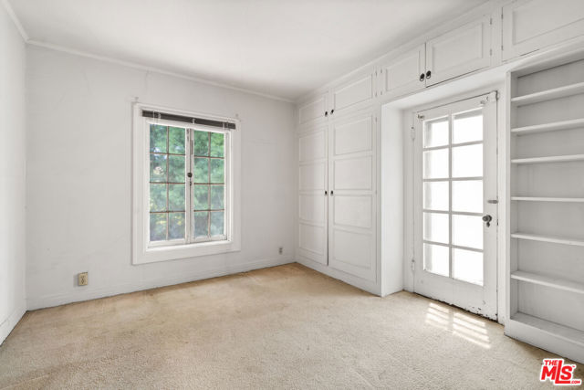 443 S June Street, Los Angeles CA: https://media.crmls.org/mediaz/78e6109e-23d2-49ea-bd86-a0231b064a96.jpg