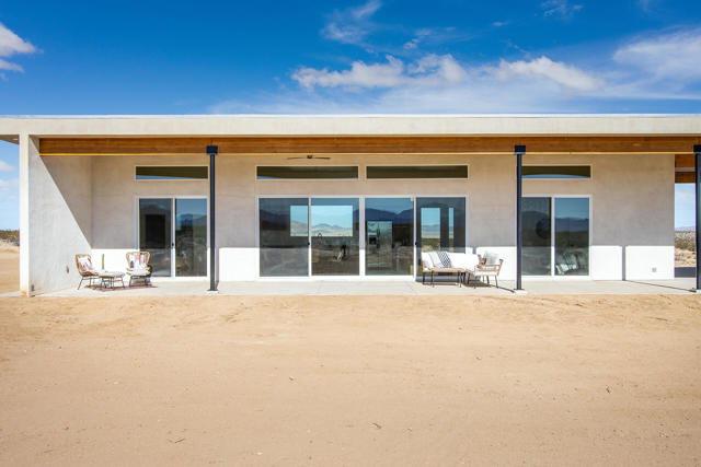 62751 Winters Road, Joshua Tree CA: https://media.crmls.org/mediaz/78e69b1e-1a65-4a86-b1a3-44a0e07ceb5e.jpg
