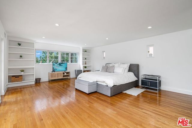 15257 Encanto Drive, Sherman Oaks CA: https://media.crmls.org/mediaz/78e6b49a-b406-44e9-ab40-ffa08292b76b.jpg