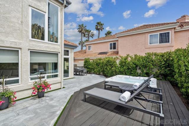 12 Mardi Gras Rd, Coronado CA: https://media.crmls.org/mediaz/78e6c715-1be1-4262-bd24-e8ff7498938d.jpg