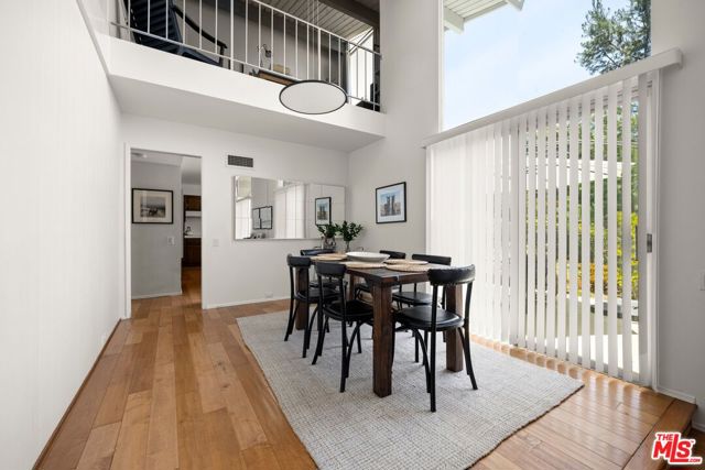 2318 Cheryl Place, Los Angeles CA: https://media.crmls.org/mediaz/78e6fb75-1574-405f-aeb3-19714e0f8fa4.jpg