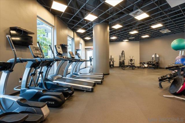 206 Park Blvd, San Diego CA: https://media.crmls.org/mediaz/78e74140-c9b6-4692-9fe1-495c30851443.jpg