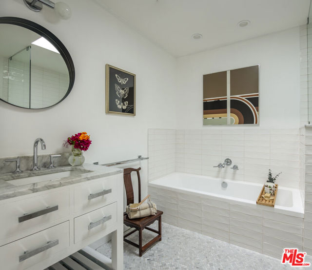 2544 Greenvalley Road, Los Angeles CA: https://media.crmls.org/mediaz/78e75735-9b71-4626-a051-9caf1095644a.jpg