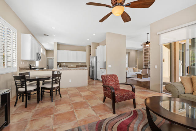 42 Marricopa Court, Palm Desert CA: https://media.crmls.org/mediaz/78e8577c-964a-4c31-90b3-0796f8e04a0a.jpg