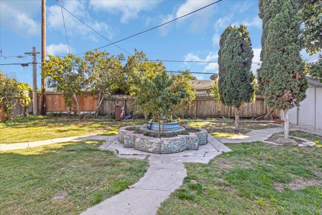 1238 Granada Avenue, Salinas CA: https://media.crmls.org/mediaz/78ea72bc-436f-4356-b9f2-d41b38f02940.jpg