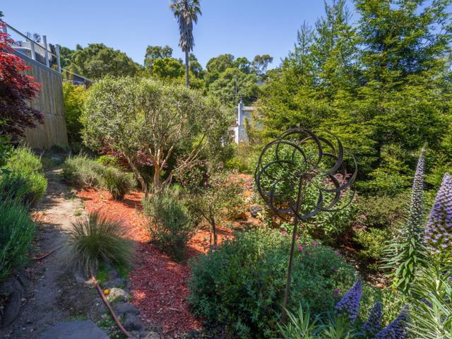 609 Encino Drive, Aptos CA: https://media.crmls.org/mediaz/78ea786f-b4f8-4e7f-8d80-9c381a39297a.jpg