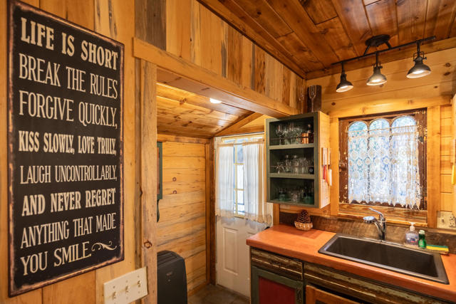 40114 Esterly Lane, Big Bear CA: https://media.crmls.org/mediaz/78eabdfd-4462-464e-a650-10028fcdb4b3.jpg