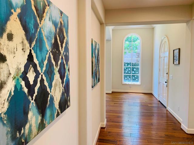 5199 Seagrove Place, San Diego CA: https://media.crmls.org/mediaz/78eac4ea-4174-410d-be0d-238fc2fc16b1.jpg