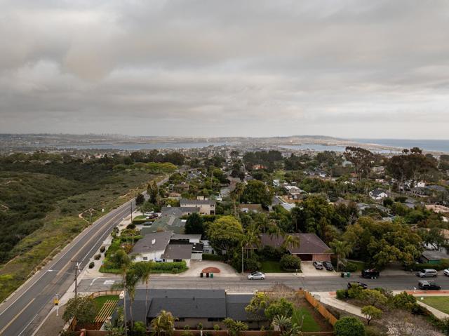 1776 Archer St, San Diego CA: https://media.crmls.org/mediaz/78ead8e8-0692-458b-bea5-79c45d2f4270.jpg