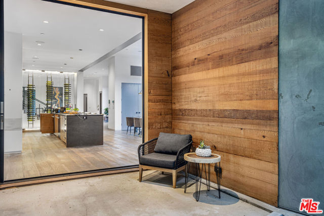 727 N Beverly Glen Boulevard, Los Angeles CA: https://media.crmls.org/mediaz/78eb062c-a8ec-4acc-9606-b9e4a60a491c.jpg