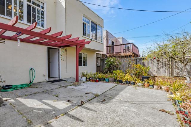 767 Beechwood Drive, Daly City CA: https://media.crmls.org/mediaz/78eb489e-d24e-4579-9309-ce5ad5717aa1.jpg
