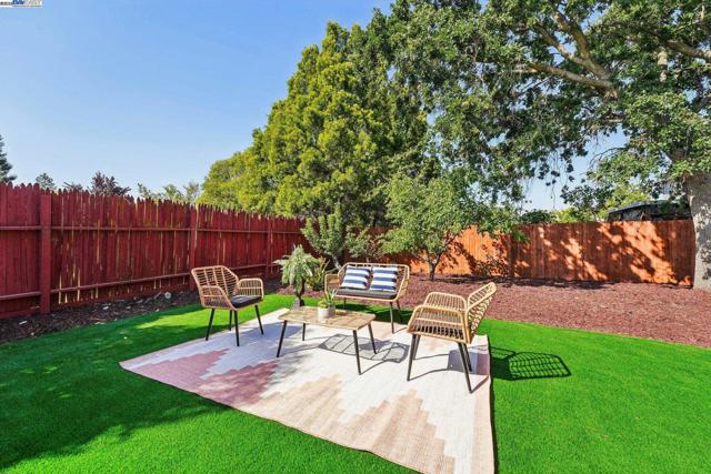431 Alameda De Las Pulgas, Redwood City CA: https://media.crmls.org/mediaz/78ec37b7-9b83-47d0-b6d8-a50ace4939a6.jpg