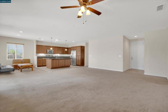 1030 Clear Lake Dr, Oakley CA: https://media.crmls.org/mediaz/78ed3f6d-f240-4855-8bf7-eaa439583b5e.jpg