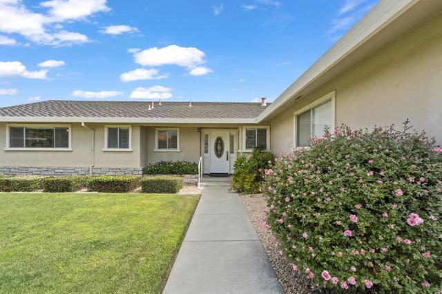 1500 Sunset Drive, Hollister CA: https://media.crmls.org/mediaz/78ed78d6-44f9-4ca6-91a0-197faaa94b96.jpg
