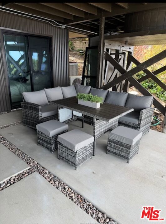1433 Silvius Avenue, San Pedro CA: https://media.crmls.org/mediaz/78ee4dc1-9500-4fa3-b568-b84c7afb66d2.jpg