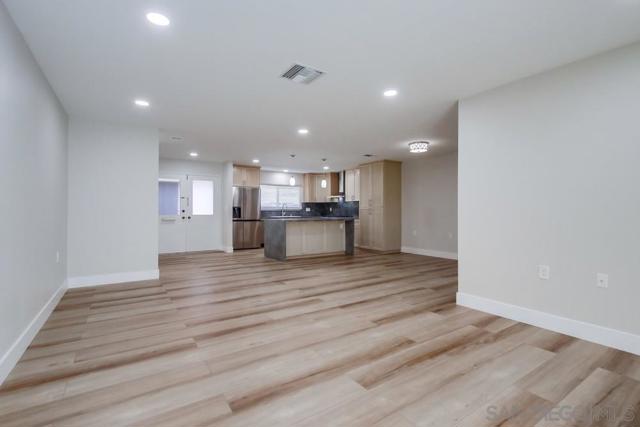 16731 Callado Ct, San Diego CA: https://media.crmls.org/mediaz/78eef96d-89fe-402a-aeba-5e8a1f6d0b2a.jpg