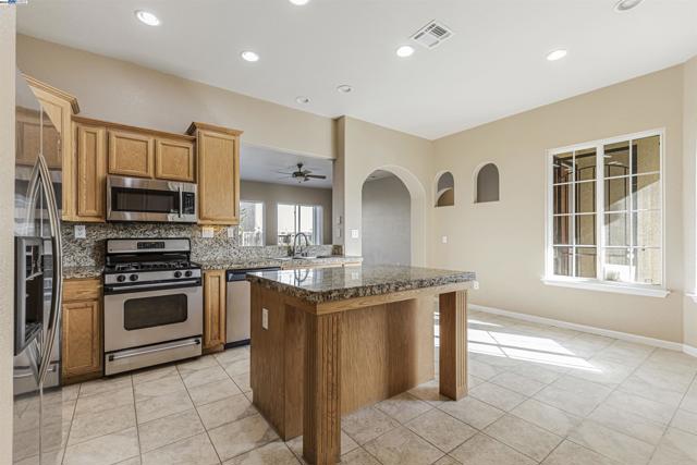 Details for 2407 Warlow  , Stockton, CA 95206