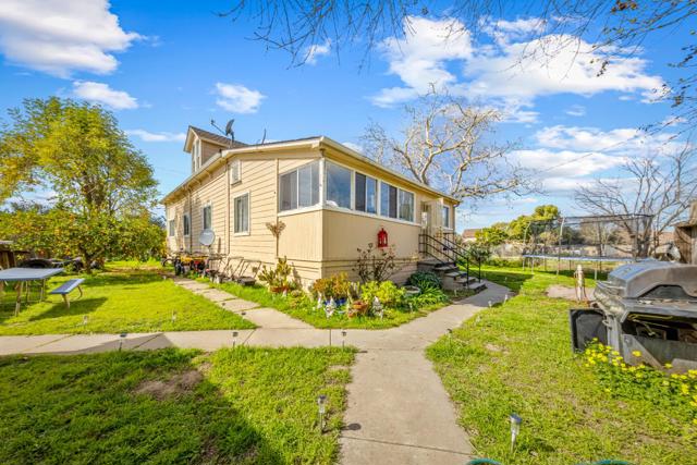 584585 Monterey Road, Morgan Hill CA: https://media.crmls.org/mediaz/78f166a4-838d-4c72-a158-856bb39c6ca7.jpg