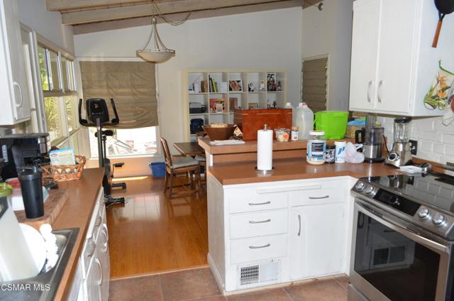 550 Arch Place, Glendale CA: https://media.crmls.org/mediaz/78f231db-d889-4aae-b43c-9c979bf4bdcc.jpg