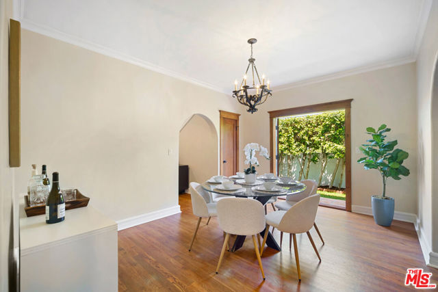 588 N Gower Street, Los Angeles CA: https://media.crmls.org/mediaz/78f2c3bf-0729-43cb-b0a6-8202ffa87253.jpg