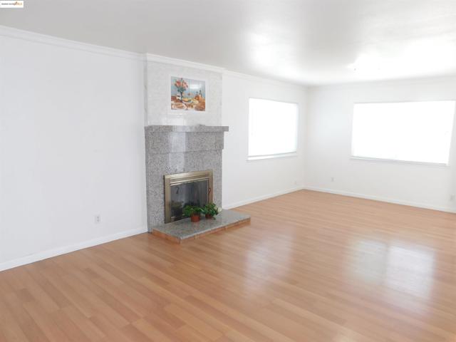 3411 Del Monte Way, San Leandro CA: https://media.crmls.org/mediaz/78f2e618-0be1-4f4d-b069-bb3833604fd4.jpg