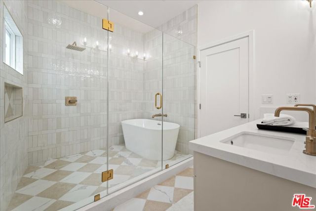 7901 Winsford Avenue, Los Angeles CA: https://media.crmls.org/mediaz/78f36d1f-0329-4f2e-9eeb-37dc8ac3b2e3.jpg