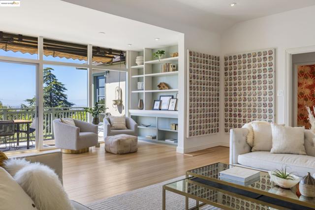 1971 Hoover Ave, Oakland CA: https://media.crmls.org/mediaz/78f3f414-615b-4082-9865-c7b573753db2.jpg