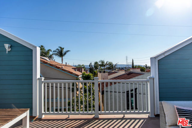 2307 Felton Lane, Redondo Beach, California 90278, 3 Bedrooms Bedrooms, ,2 BathroomsBathrooms,Residential,Sold,Felton,22217637