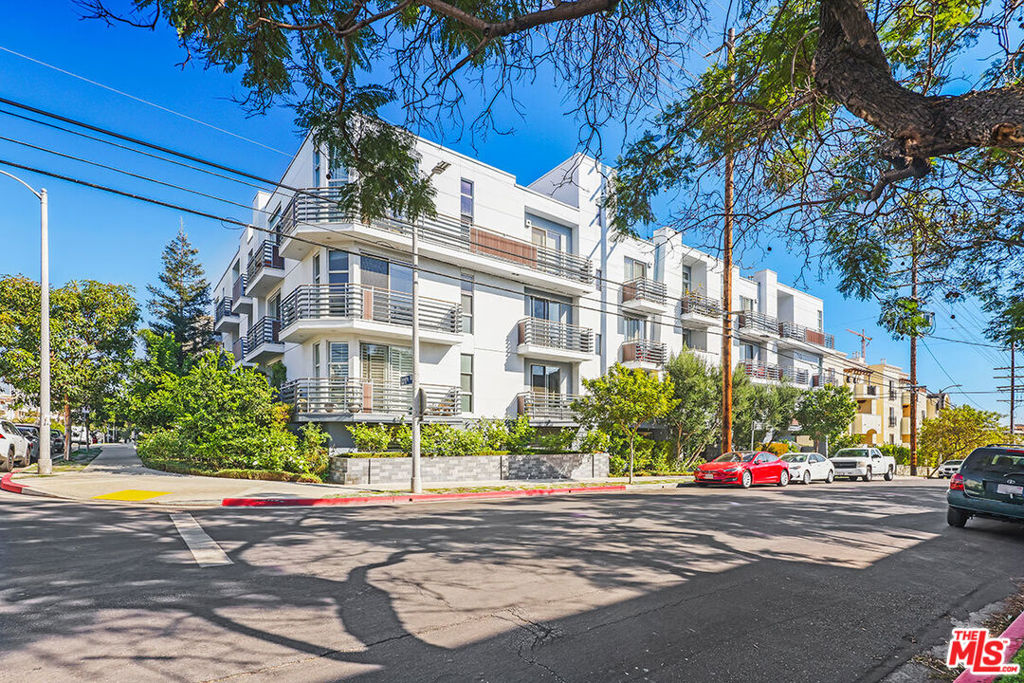 900 S Westgate Avenue #201