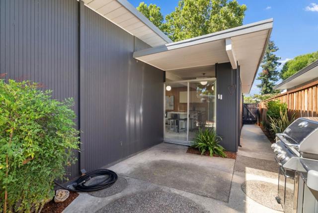 2326 Fairglen Drive, San Jose CA: https://media.crmls.org/mediaz/78f60151-04a2-4400-b217-ca5705805950.jpg