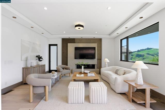 Image 4 of 48 For 11 Bigleaf Road