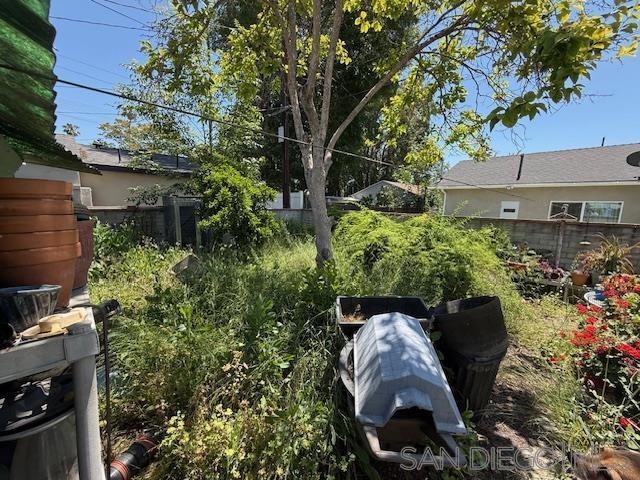 14308 Miranda St, Van Nuys CA: https://media.crmls.org/mediaz/78f78002-de79-45bf-876c-349f71ee48d8.jpg