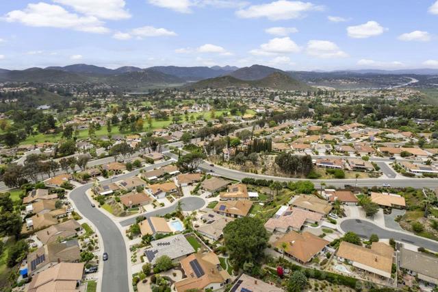12516 Camino Vuelo, San Diego CA: https://media.crmls.org/mediaz/78f8db22-7777-4fe7-9bd2-481445e83e24.jpg