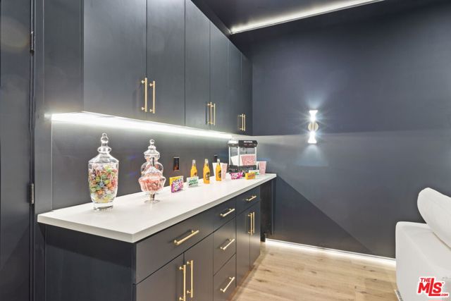 4535 Haskell Avenue, Encino CA: https://media.crmls.org/mediaz/78f92f1a-676d-419a-9da6-74b0b9cc8119.jpg