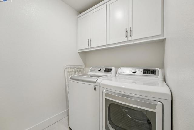 5860 Midnight Place, Dublin CA: https://media.crmls.org/mediaz/78f94404-c545-4772-9463-10f1a8a80c66.jpg