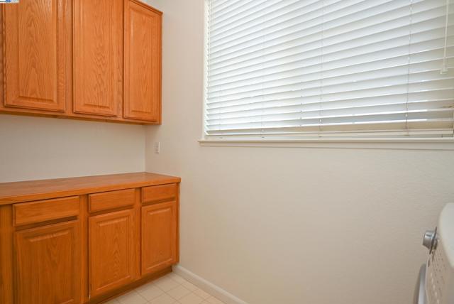 4189 Tessa Pl, Pleasanton CA: https://media.crmls.org/mediaz/78f949f4-1da3-4f4e-a67c-ee22db0a21dc.jpg