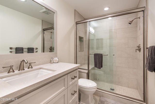 48 Golden Glen Drive, Simi Valley CA: https://media.crmls.org/mediaz/78fbea48-74ef-4836-9d06-e5ba6d4c4ff5.jpg
