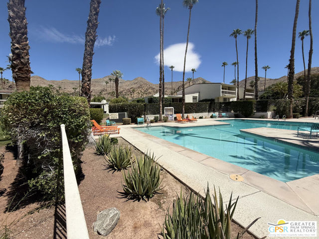 3410 E Bogert Trail, Palm Springs CA: https://media.crmls.org/mediaz/78fc8828-db99-47b2-824b-95840d501736.jpg
