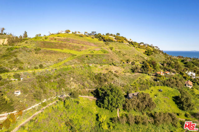 416 Ranchito Vista Road, Santa Barbara CA: https://media.crmls.org/mediaz/78fcfa1b-9643-4e89-a452-780d72903c89.jpg