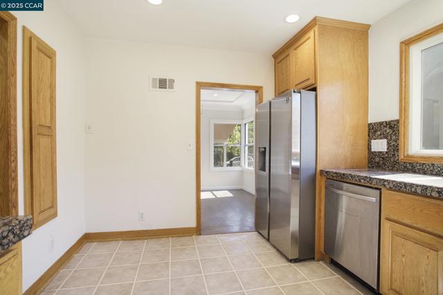 532 Central Ave, Pittsburg CA: https://media.crmls.org/mediaz/78fd2e24-cccc-4c31-a9c4-3e443e70a23a.jpg