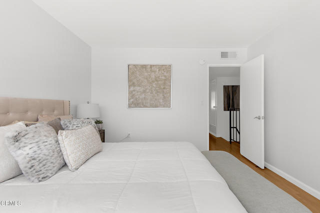 Detail Gallery Image 17 of 25 For 10801 Blix St #2,  North Hollywood,  CA 91602 - 2 Beds | 1/1 Baths