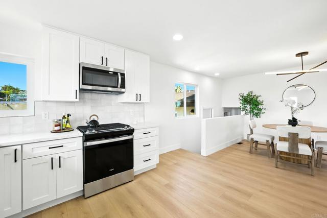 Detail Gallery Image 7 of 44 For 4542 Milton St, San Diego,  CA 92110 - 4 Beds | 3 Baths