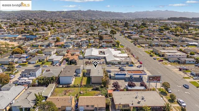 449 S 19Th St, Richmond CA: https://media.crmls.org/mediaz/78fe3ecc-de6e-4497-be82-dabb399d2c06.jpg