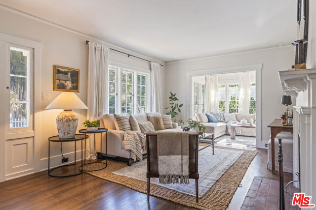 601 S Hudson Avenue, Pasadena CA: https://media.crmls.org/mediaz/78fe8e74-2611-4286-b0be-5e7ad17714ea.jpg