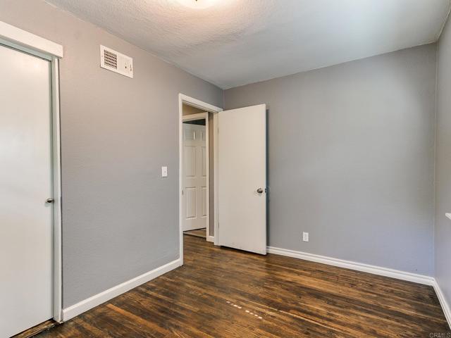 Detail Gallery Image 36 of 42 For 550 E 54th St, –,  CA 74126 - 4 Beds | 1 Baths